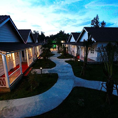 Konklor Hotel Kon Tum Eksteriør billede